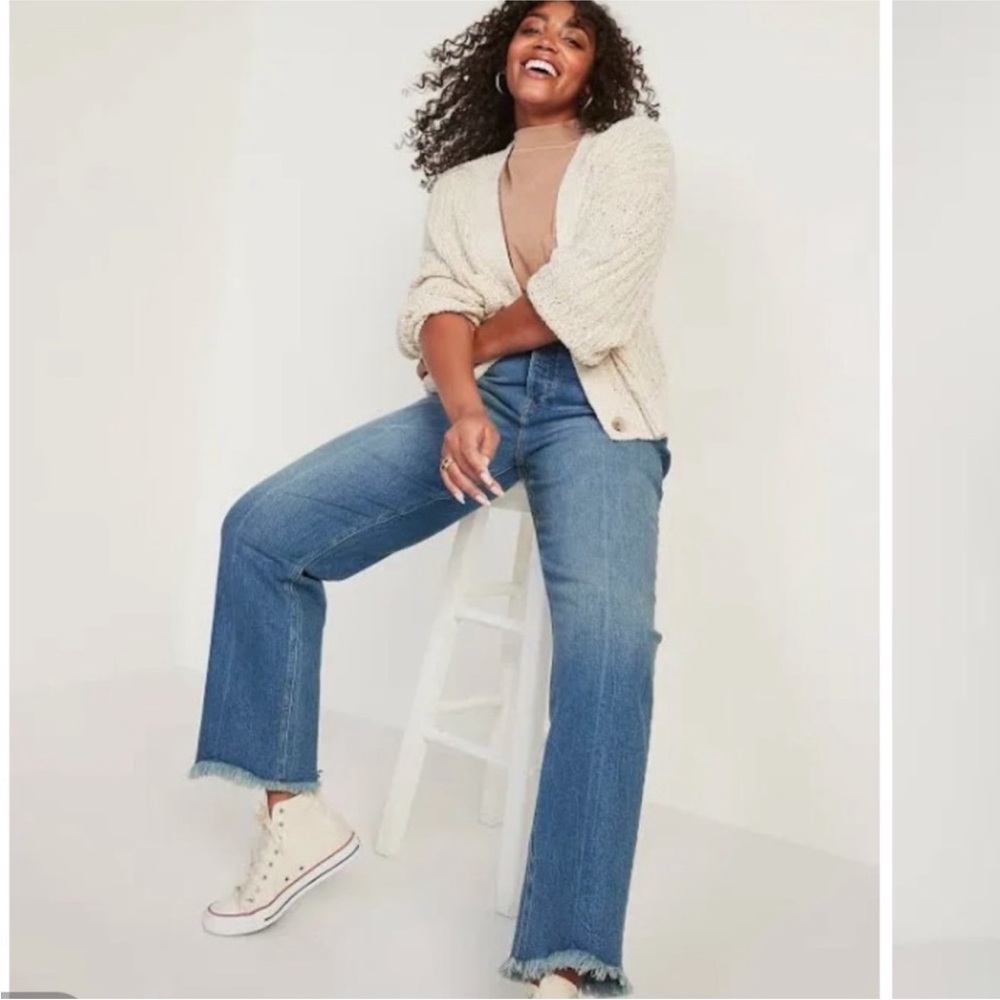Old Navy Extra High-Rise Sky-Hi Straight Cut-Off Button Fly Jeans Size 12 NWT